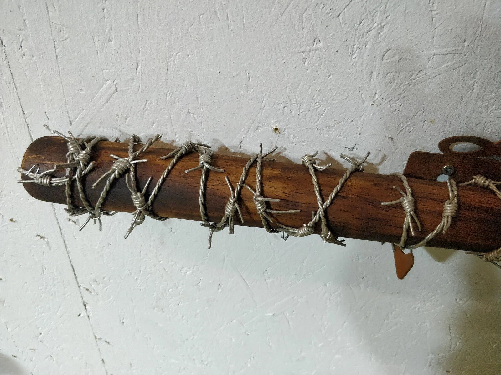 Lucille Negan's Bat Replica T.W.D. + Wandhalter, Negan LARP Deko